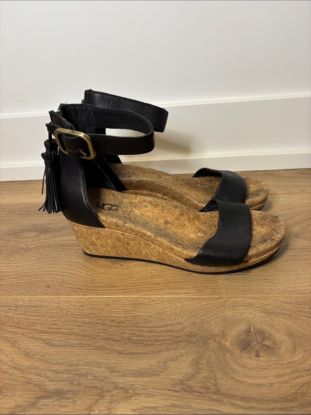 UGG Zoe Black Leather Cork Wedge Sandals Size 6